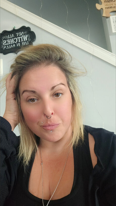 Nacktes geleaktes OnlyFans-Foto von Candi