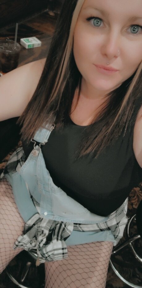 Nacktes geleaktes OnlyFans-Foto von Lovely Belle