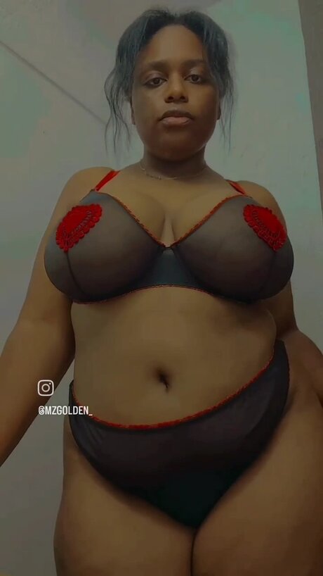 Nacktes geleaktes OnlyFans-Foto von Goldenthickness