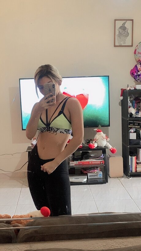 Nacktes geleaktes OnlyFans-Foto von Yoselin