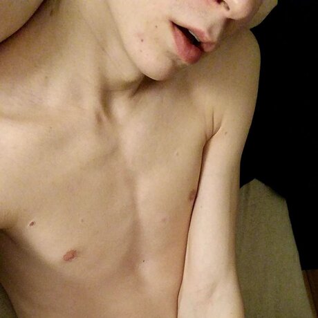 Nacktes geleaktes OnlyFans-Foto von Nerdytwink