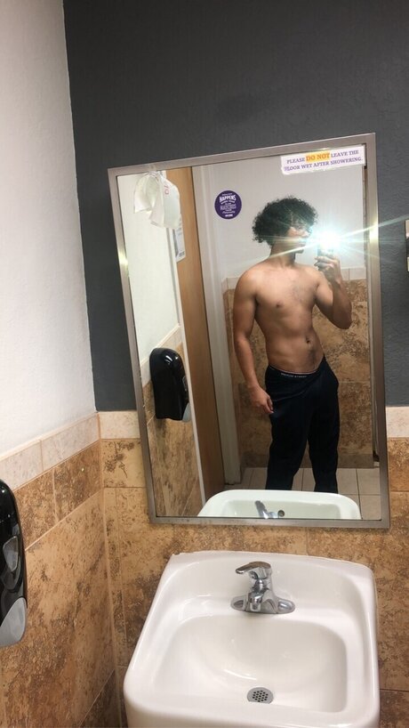 Nacktes geleaktes OnlyFans-Foto von Noname