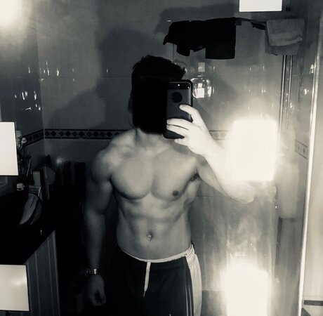 Nacktes geleaktes OnlyFans-Foto von Mysterycox