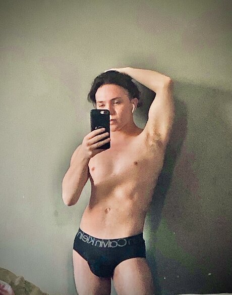 Nacktes geleaktes OnlyFans-Foto von Frxnbxlxvx