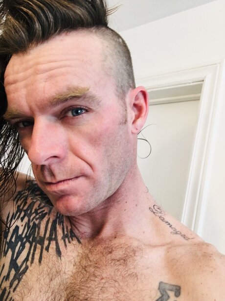 Nacktes geleaktes OnlyFans-Foto von Mat