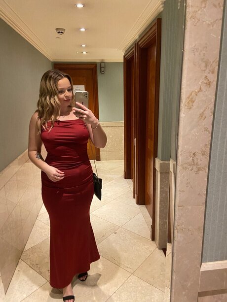 Nacktes geleaktes OnlyFans-Foto von Lowri Taylor