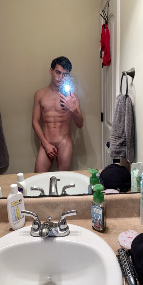 Nacktes geleaktes OnlyFans-Foto von Cool Guy