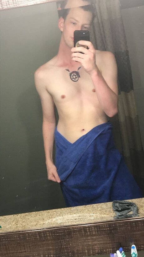 Nacktes geleaktes OnlyFans-Foto von Tyler Gelsey