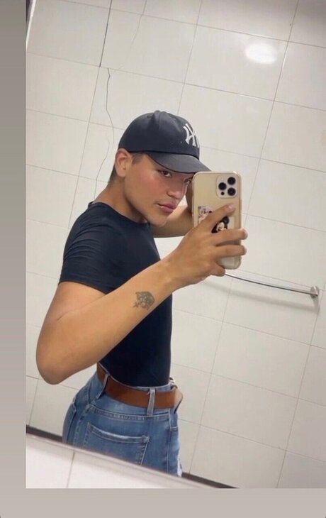 Nacktes geleaktes OnlyFans-Foto von Leunam