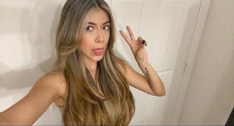 Nacktes geleaktes OnlyFans-Foto von A