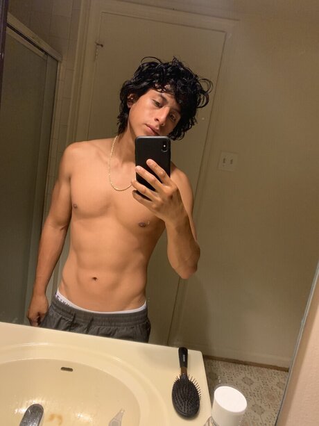 Nacktes geleaktes OnlyFans-Foto von Smar