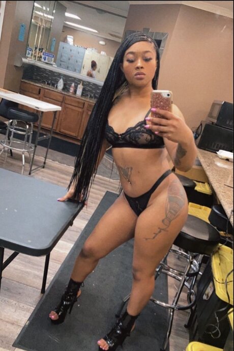 Nacktes geleaktes OnlyFans-Foto von Yourfavoritewestindie