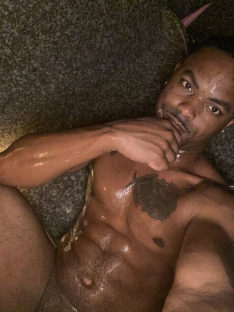 Nacktes geleaktes OnlyFans-Foto von Wayne Hutchinson