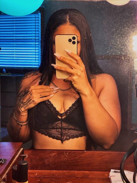 Nacktes geleaktes OnlyFans-Foto von Kris