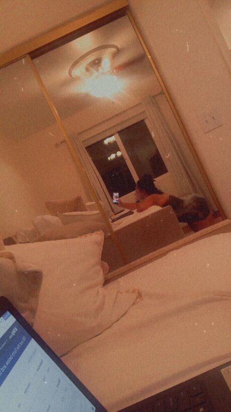 Nacktes geleaktes OnlyFans-Foto von Jizzzzzle420