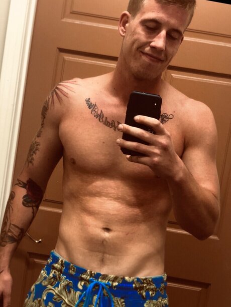 Nacktes geleaktes OnlyFans-Foto von Jr