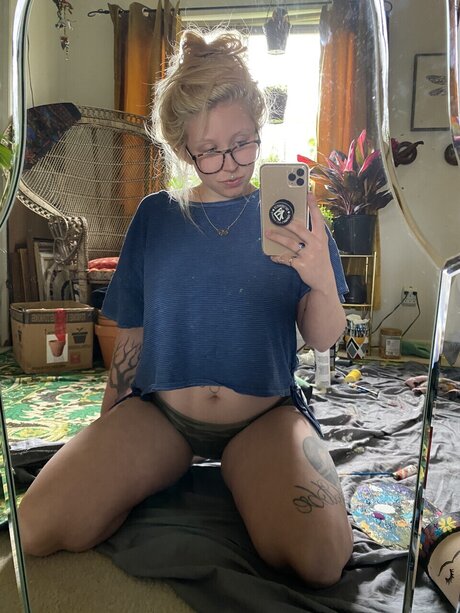 Nacktes geleaktes OnlyFans-Foto von Zoiezaftig