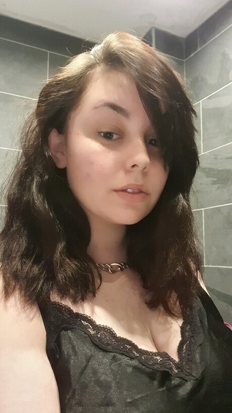 Nacktes geleaktes OnlyFans-Foto von Kitty