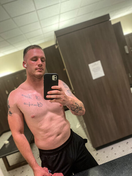 Nacktes geleaktes OnlyFans-Foto von Michael Mcmahan