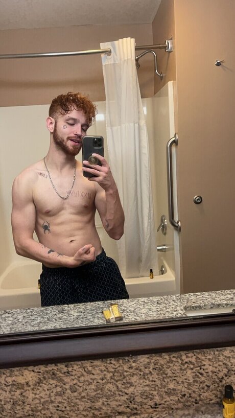 Nacktes geleaktes OnlyFans-Foto von Db
