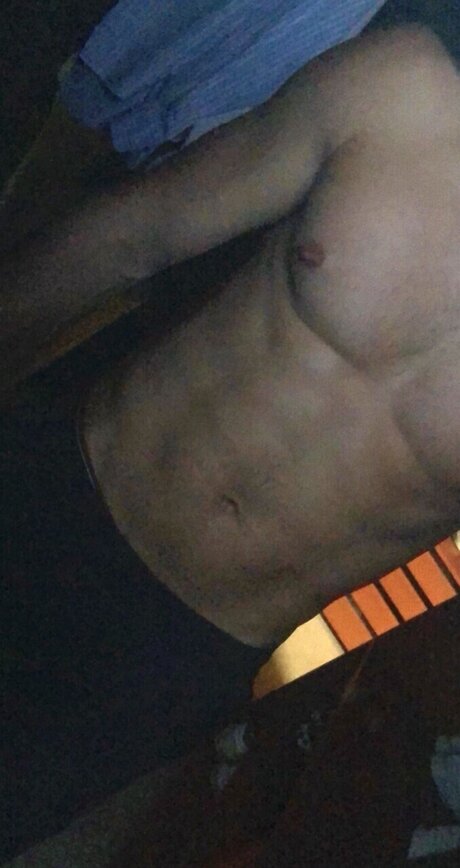 Nacktes geleaktes OnlyFans-Foto von U25804229