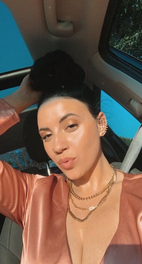 Nacktes geleaktes OnlyFans-Foto von Victoria V