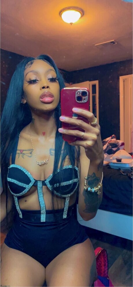 Nacktes geleaktes OnlyFans-Foto von Sforeign 