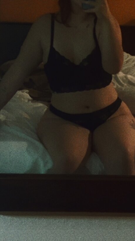 Nacktes geleaktes OnlyFans-Foto von Phoenixxx