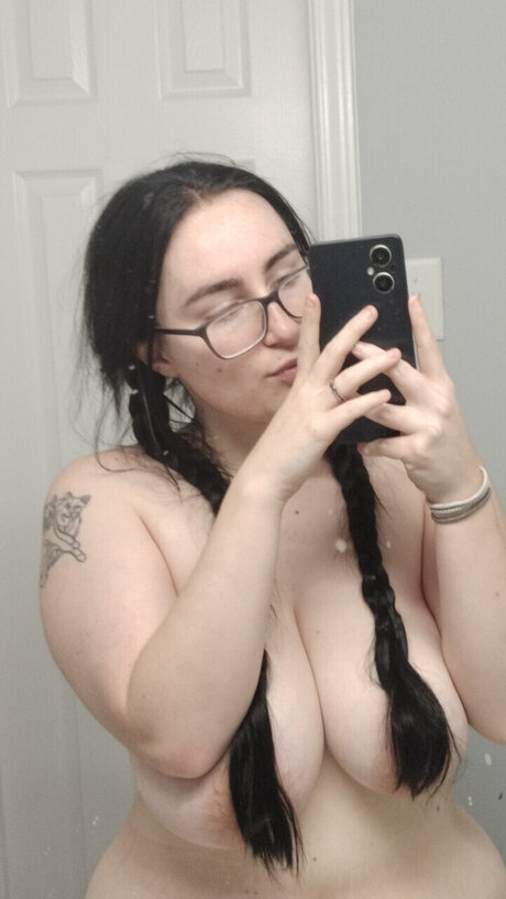 Nacktes geleaktes OnlyFans-Foto von Citrus Froggy