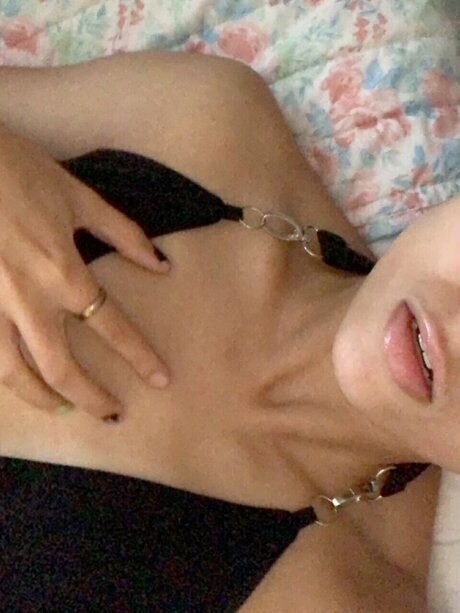 Nacktes geleaktes OnlyFans-Foto von Anubiz