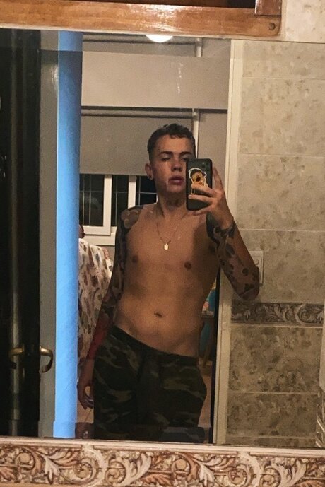 Nacktes geleaktes OnlyFans-Foto von Ss