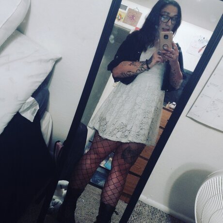 Nacktes geleaktes OnlyFans-Foto von Beezzy