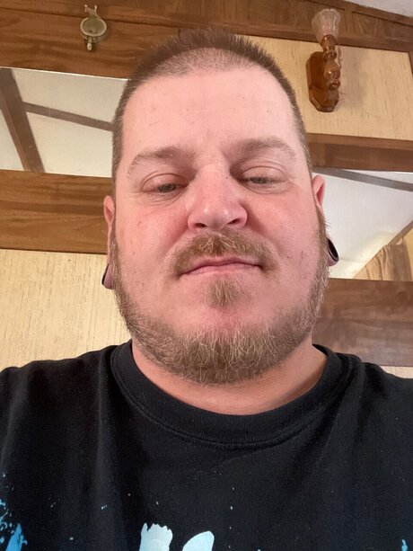 Nacktes geleaktes OnlyFans-Foto von Christopher Eastburn