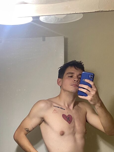 Nacktes geleaktes OnlyFans-Foto von A