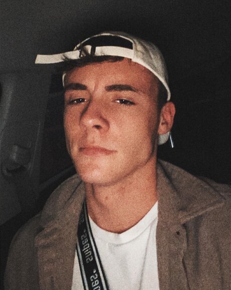 Nacktes geleaktes OnlyFans-Foto von Julian