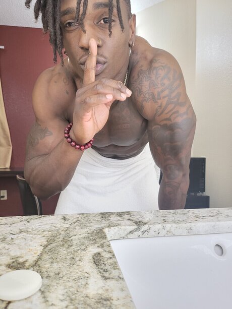 Nacktes geleaktes OnlyFans-Foto von Breidisfit