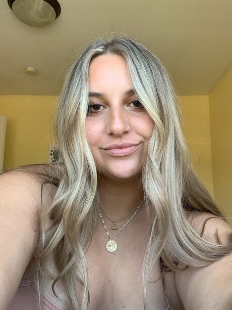 Nacktes geleaktes OnlyFans-Foto von Bella Marie 