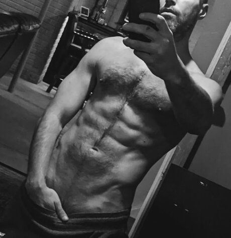 Nacktes geleaktes OnlyFans-Foto von Captain Nauti