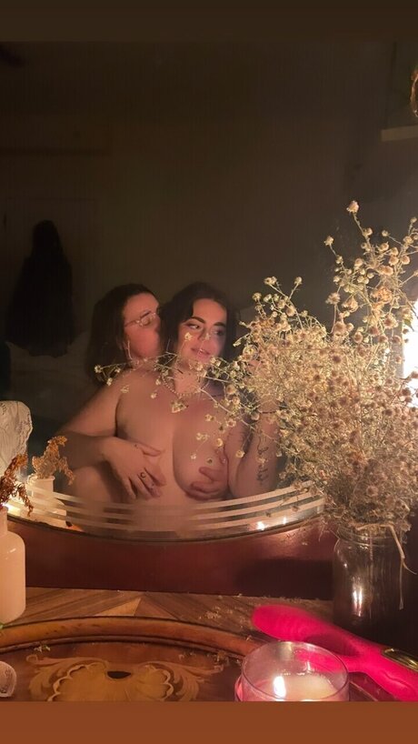Nacktes geleaktes OnlyFans-Foto von Impure Thots