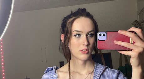 Nacktes geleaktes OnlyFans-Foto von Lizzy