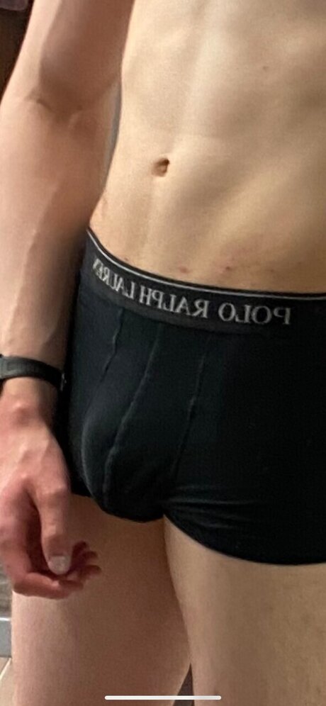 Nacktes geleaktes OnlyFans-Foto von Edward