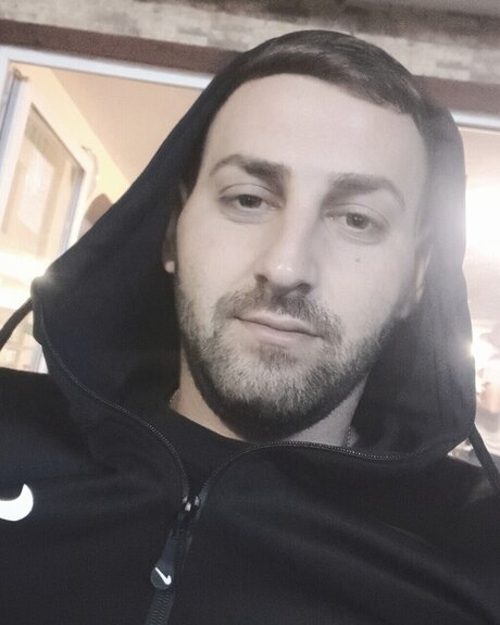 Nacktes geleaktes OnlyFans-Foto von Robert1993
