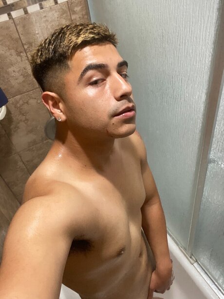 Nacktes geleaktes OnlyFans-Foto von Angel Tirano