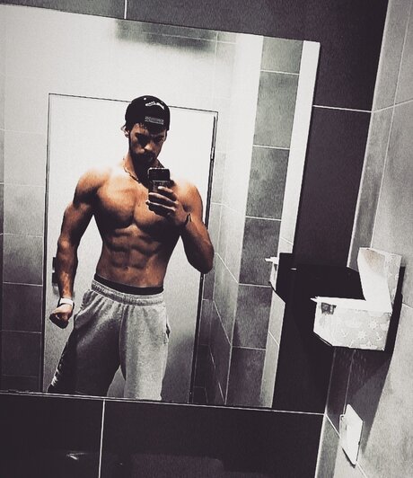 Nacktes geleaktes OnlyFans-Foto von Juraj Mlynek