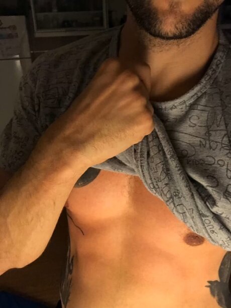 Nacktes geleaktes OnlyFans-Foto von Vx