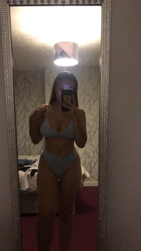 Nacktes geleaktes OnlyFans-Foto von Rebecca