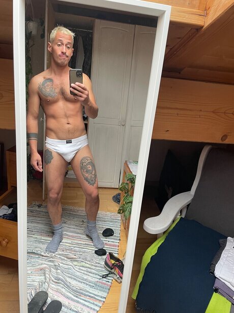 Nacktes geleaktes OnlyFans-Foto von Blackleaf666