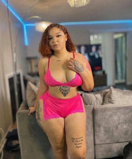 Nacktes geleaktes OnlyFans-Foto von Leah B
