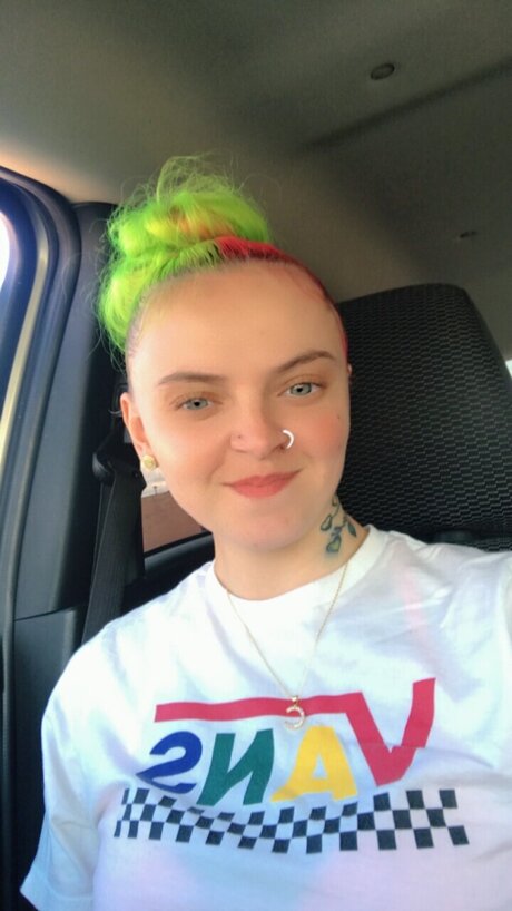 Nacktes geleaktes OnlyFans-Foto von Lulredd