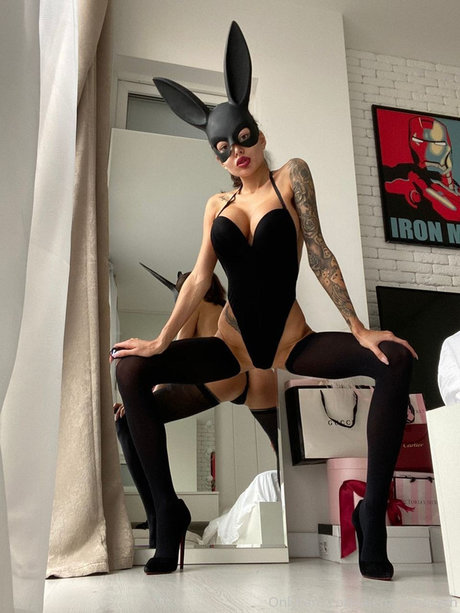 Alena Omovych